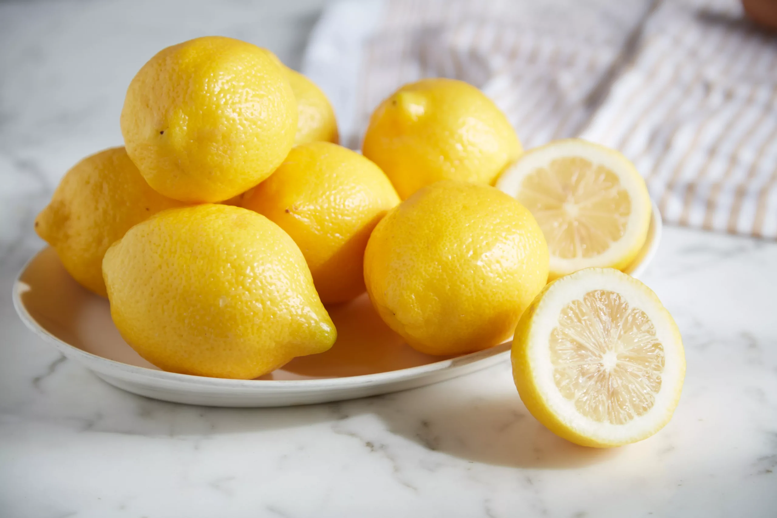 5 Things to Avoid Cleaning with Lemon