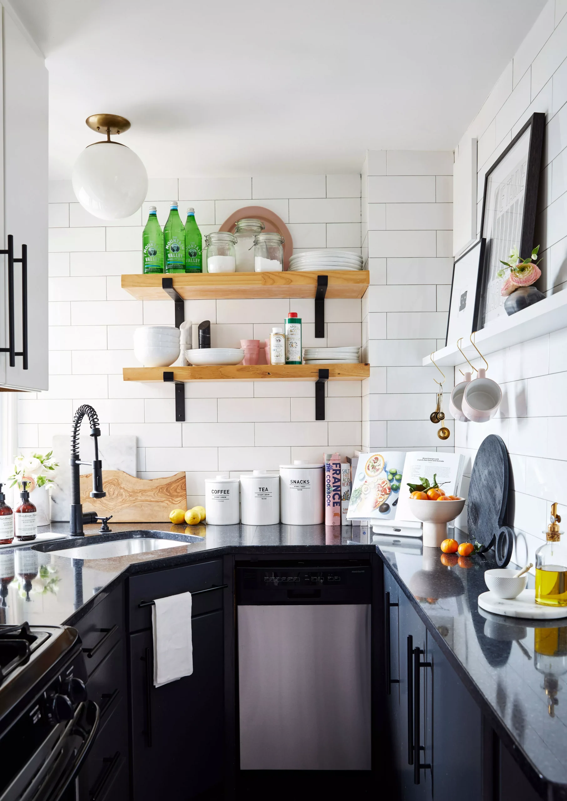 How to Organize a Small Kitchen